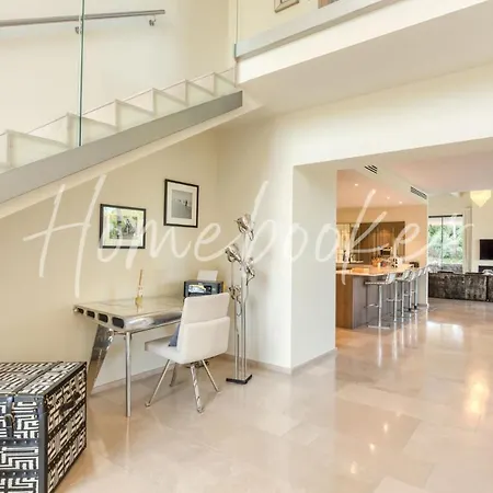 Villa Bluma Βίλα *